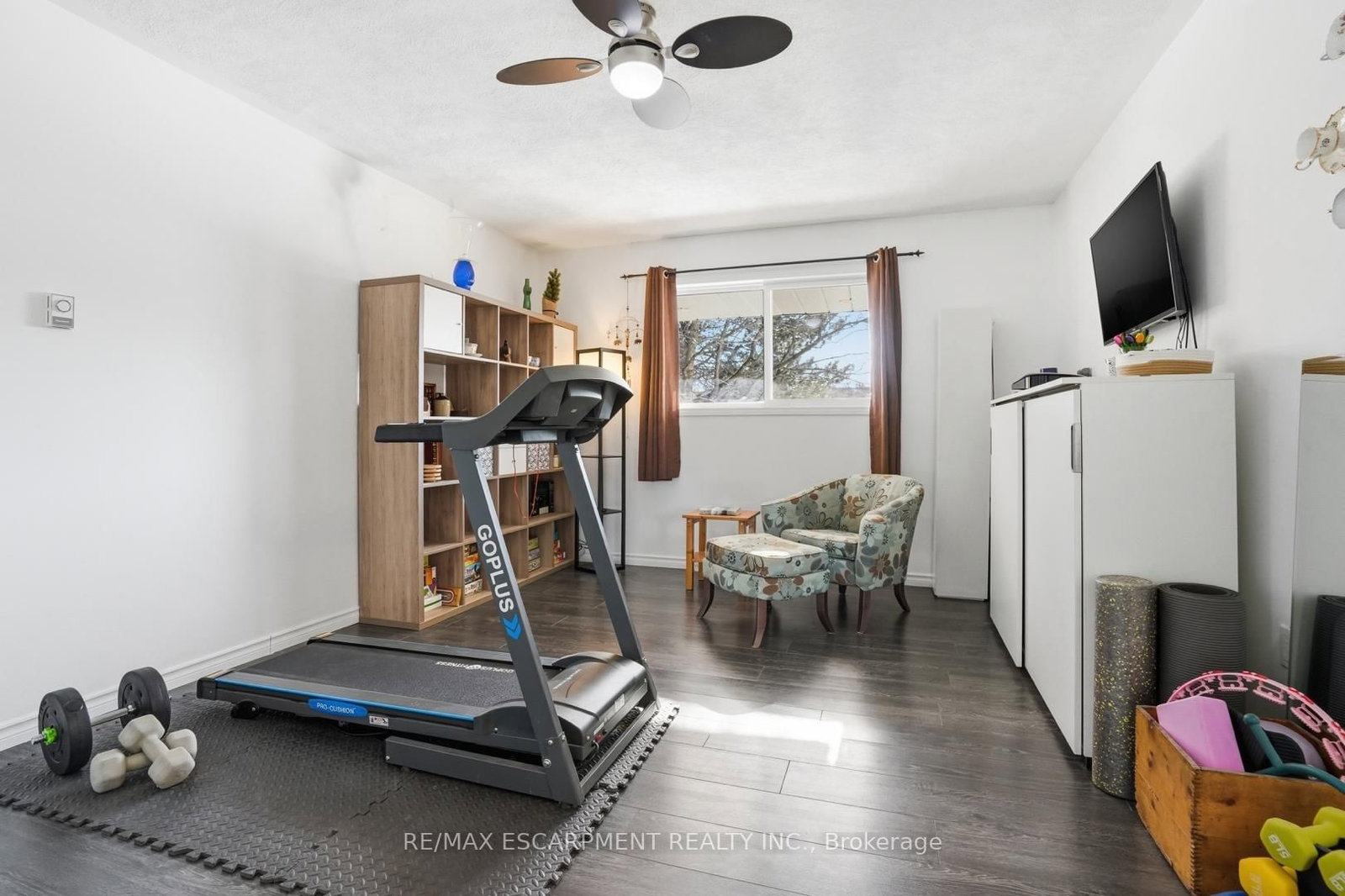 Detached House for sale at 81 Thomson Drive, Hamilton, Ontario, L8B 0G5 - Waterdown - MLS: X12850284