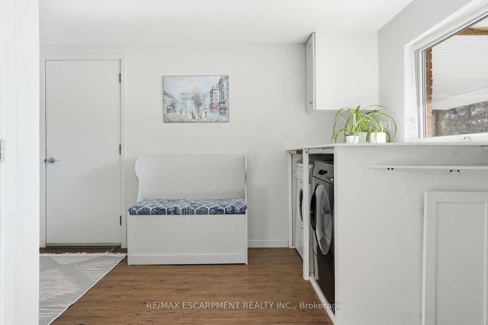 Detached House for sale at 81 Thomson Drive, Hamilton, Ontario, L8B 0G5 - Waterdown - MLS: X12850284