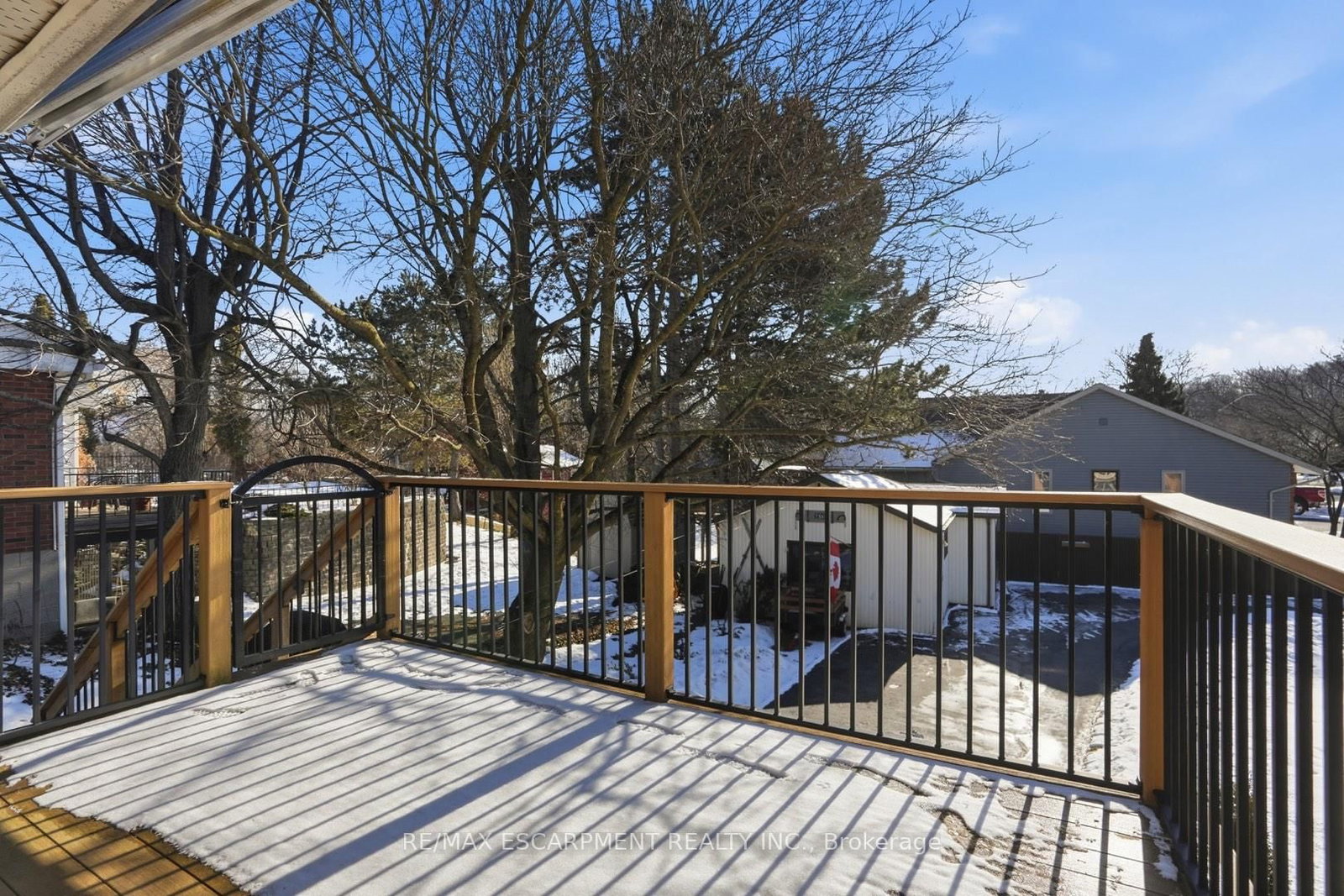 Detached House for sale at 81 Thomson Drive, Hamilton, Ontario, L8B 0G5 - Waterdown - MLS: X12850284