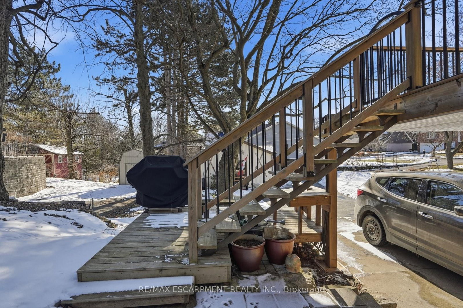 Detached House for sale at 81 Thomson Drive, Hamilton, Ontario, L8B 0G5 - Waterdown - MLS: X12850284