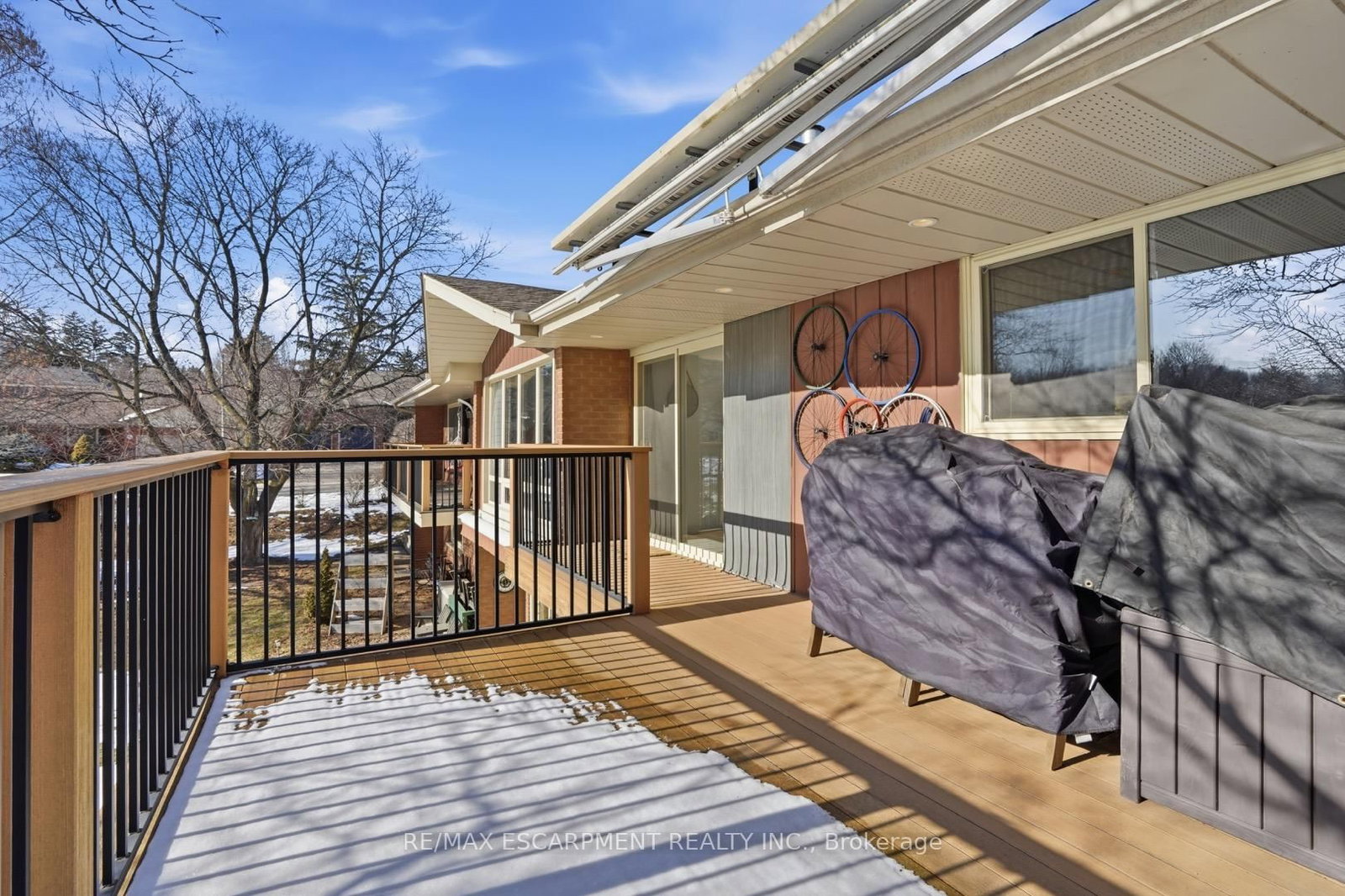 Detached House for sale at 81 Thomson Drive, Hamilton, Ontario, L8B 0G5 - Waterdown - MLS: X12850284