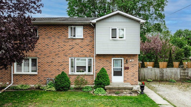 49 Wellington St W, South Huron, N0M 1S2 | Image 2