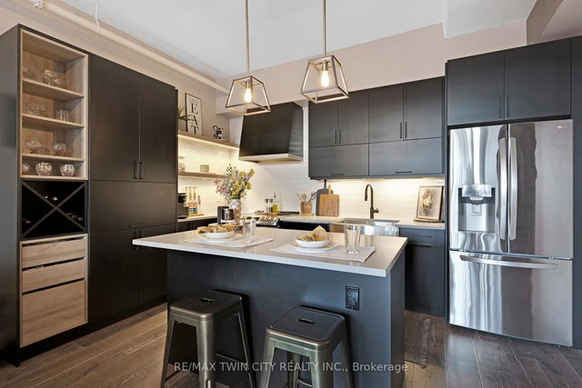 201 - 191 King Street S