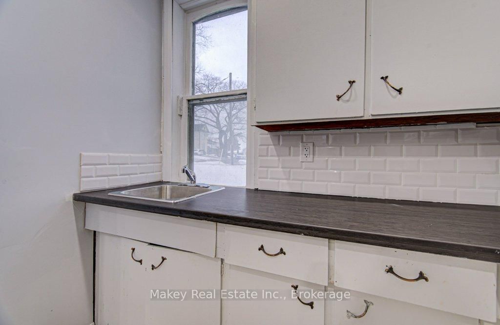 115 Courtney Street - Photo 17