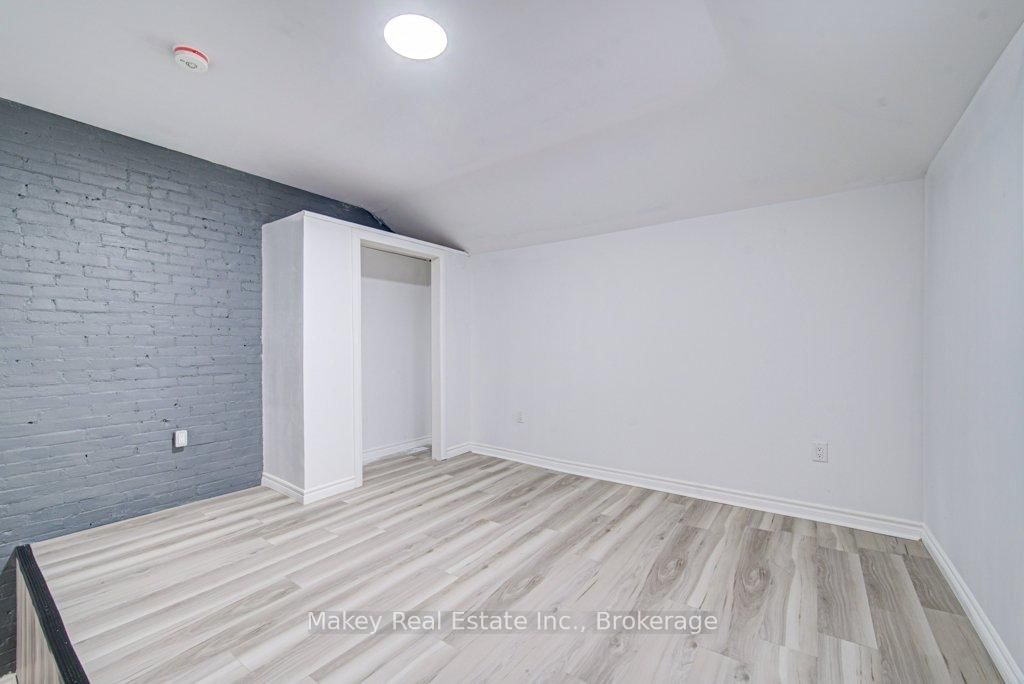 115 Courtney Street - Photo 24