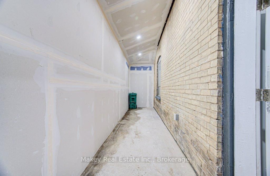 115 Courtney Street - Photo 41