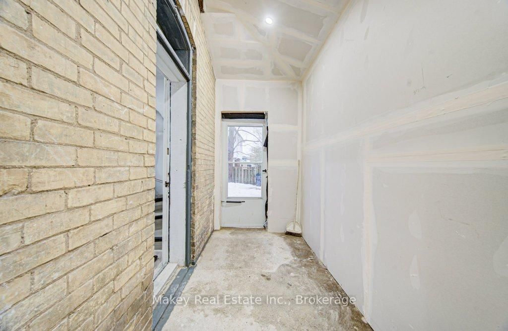 115 Courtney Street - Photo 42
