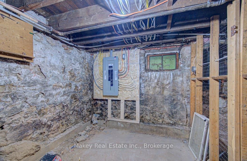 115 Courtney Street - Photo 43