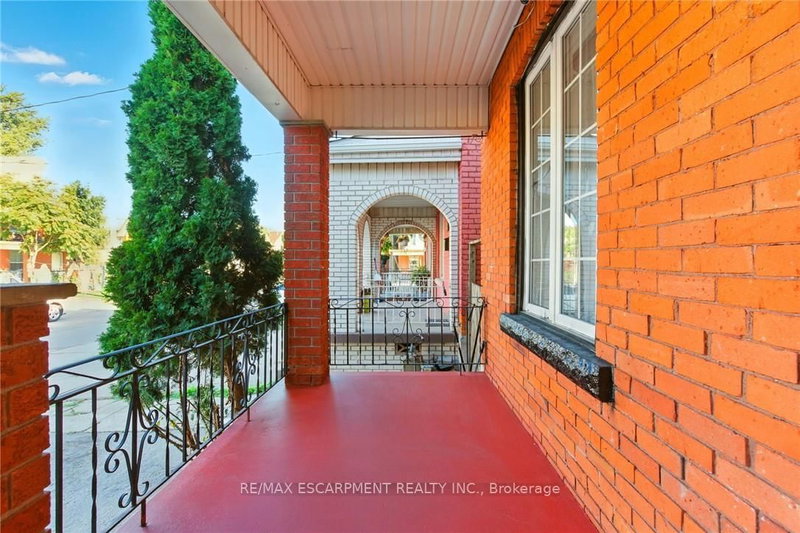 44 Holton Ave N, Hamilton, L8L 6H4 | Image 2