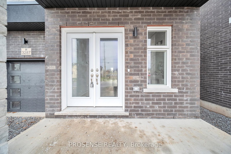 3287 Dominion Rd, Fort Erie, L0S 1N0 | Image 2