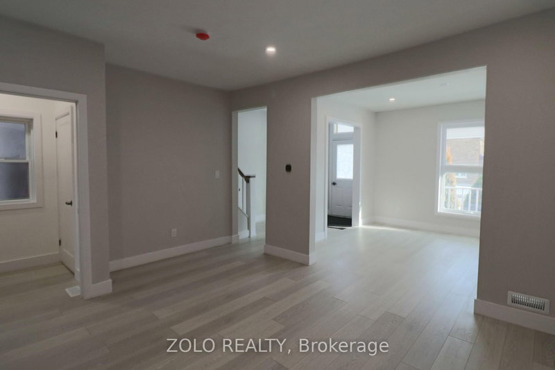 498 Charlotte St, Peterborough, K9J 2W3 | Image 2