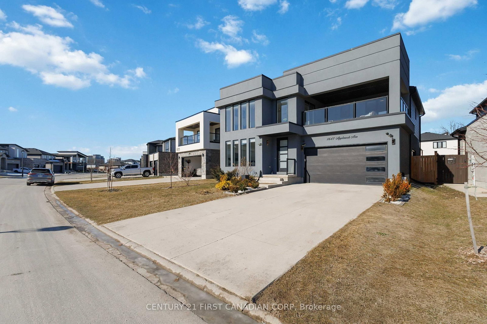 1647 Applerock Avenue - Photo 2