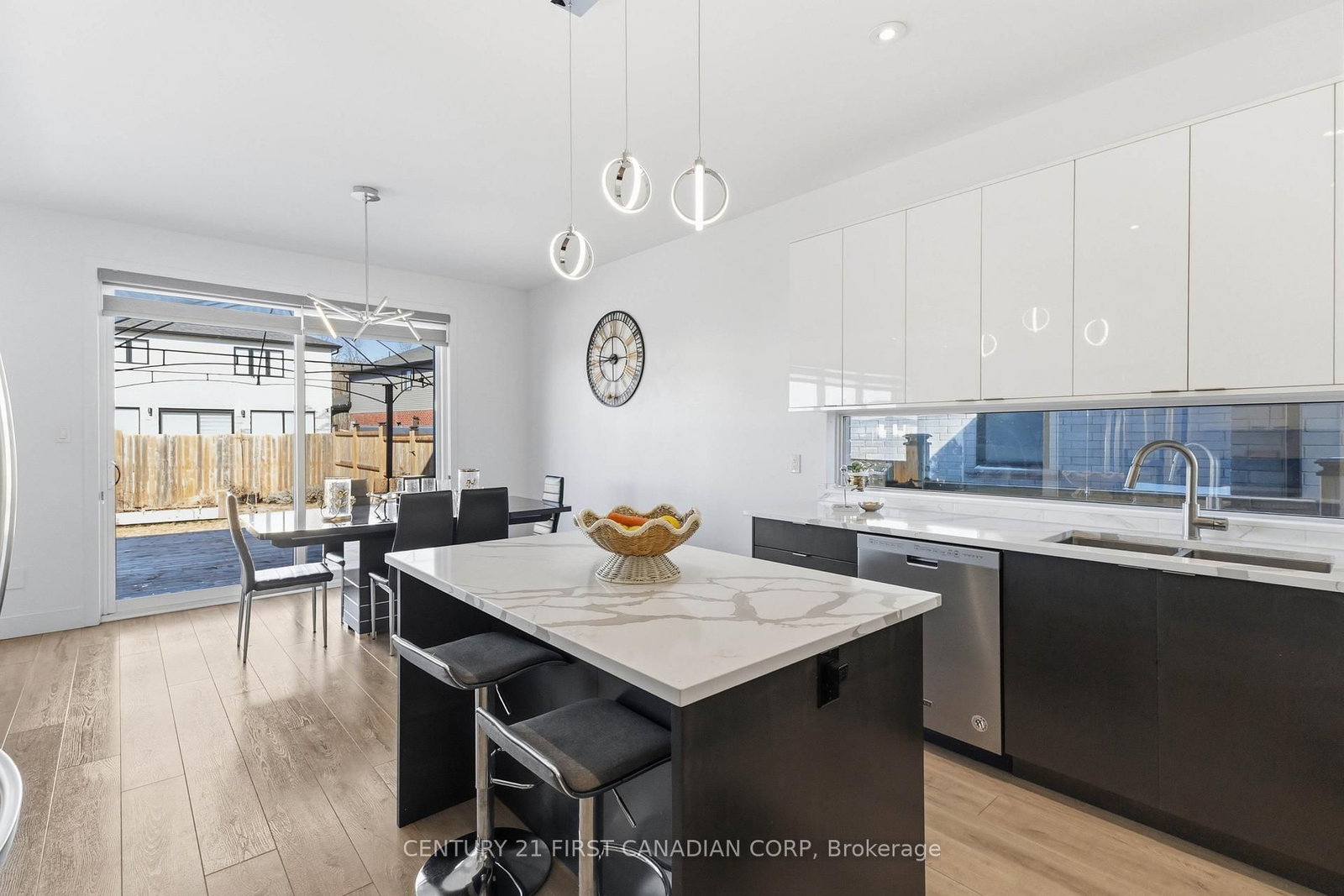 1647 Applerock Avenue - Photo 22