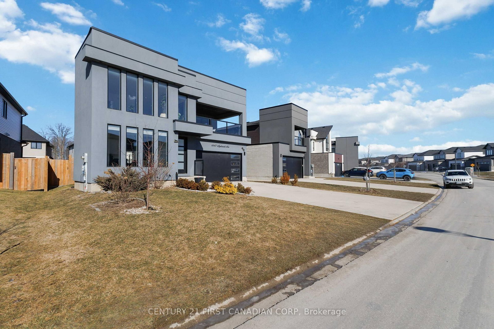 1647 Applerock Avenue - Photo 3