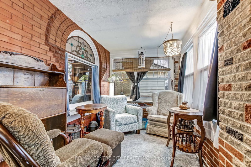 92 Forest Ave, St. Thomas, N5R 2J5 | Image 2