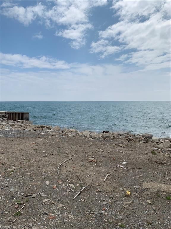 18094 Erie Shore Drive • Chatham-Kent, ON photo 4