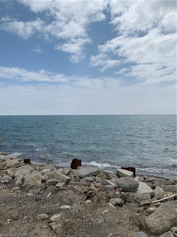 18094 Erie Shore Drive • Chatham-Kent, ON photo 6