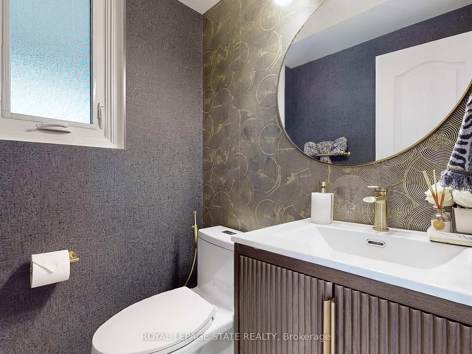 Detached House for sale at 144 Old Ancaster Road, Hamilton, Ontario, L9H 3R4 - Dundas - MLS: X12852362