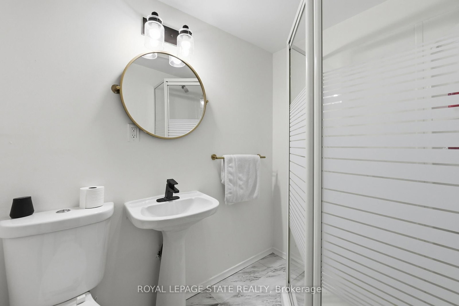 Detached House for sale at 144 Old Ancaster Road, Hamilton, Ontario, L9H 3R4 - Dundas - MLS: X12852362