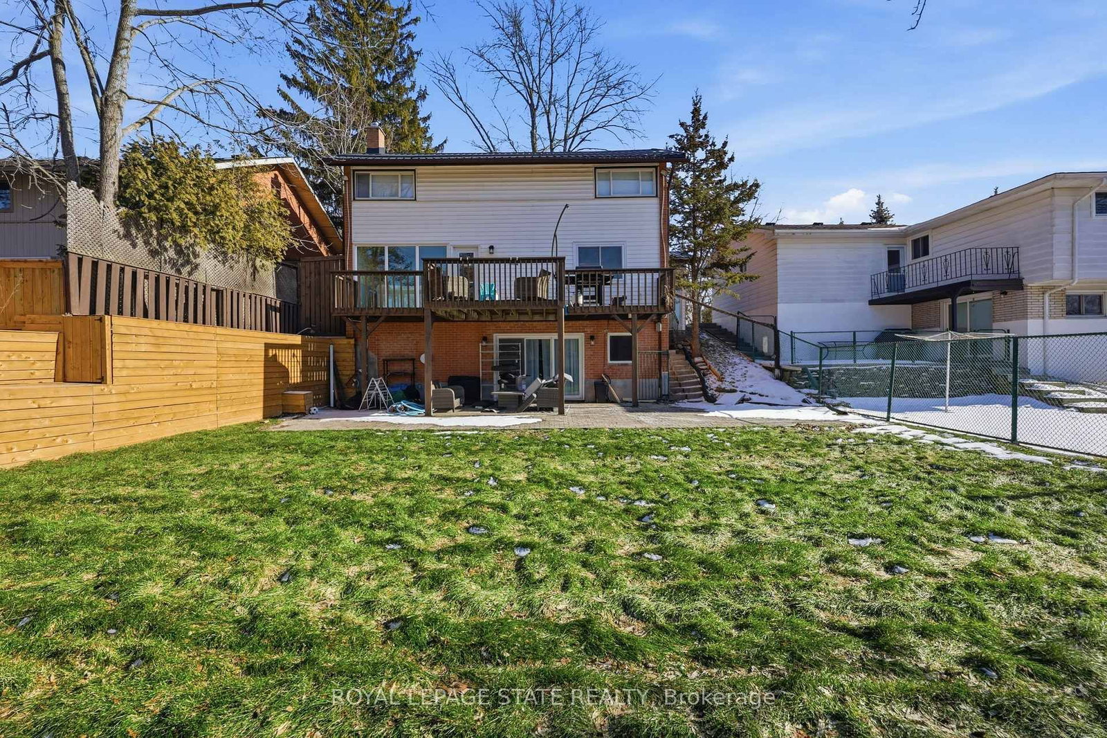 Detached House for sale at 144 Old Ancaster Road, Hamilton, Ontario, L9H 3R4 - Dundas - MLS: X12852362