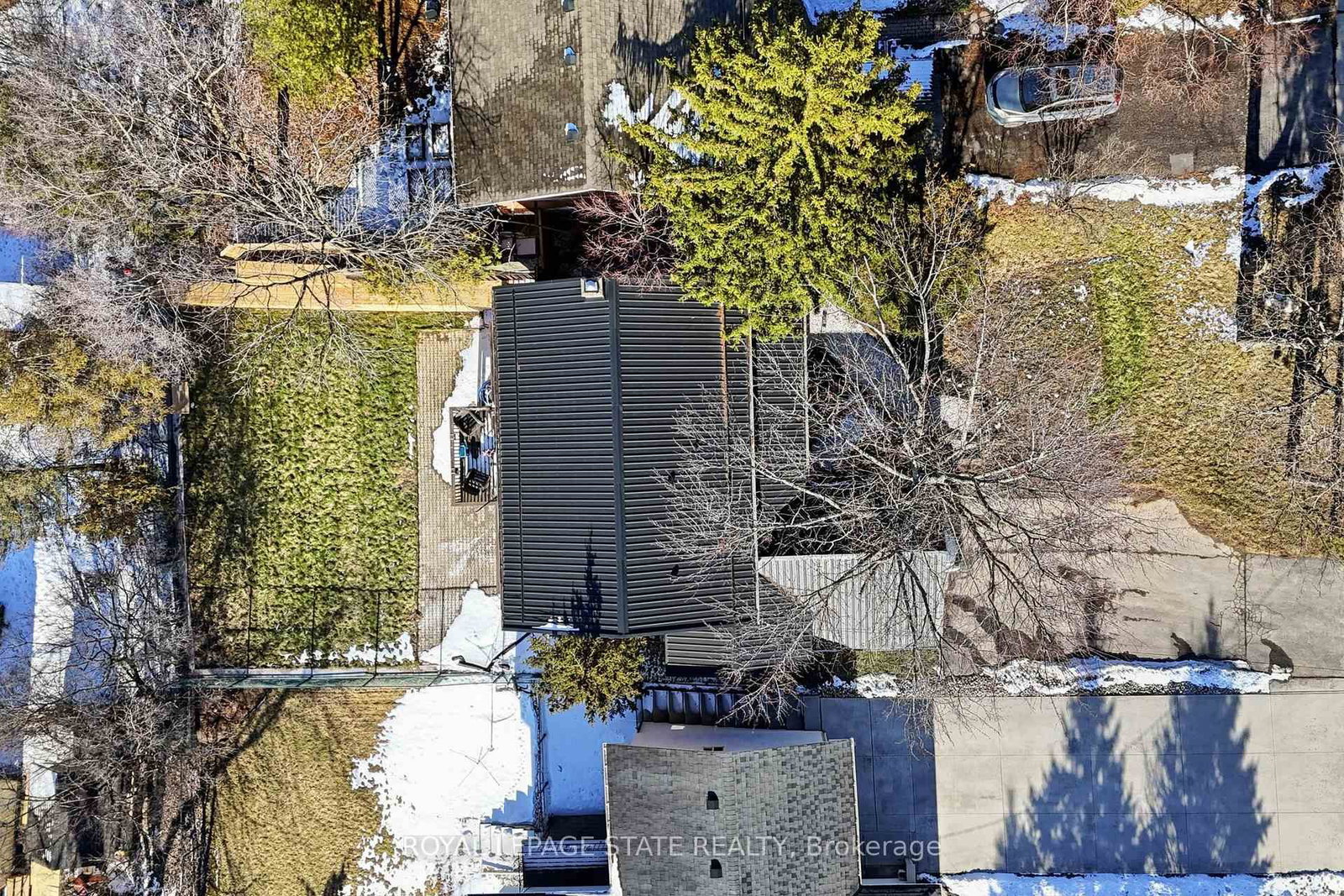 Detached House for sale at 144 Old Ancaster Road, Hamilton, Ontario, L9H 3R4 - Dundas - MLS: X12852362