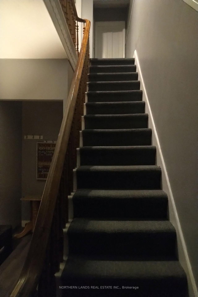 SECOND FLOOR APARTMENT - 104 LOCK Street