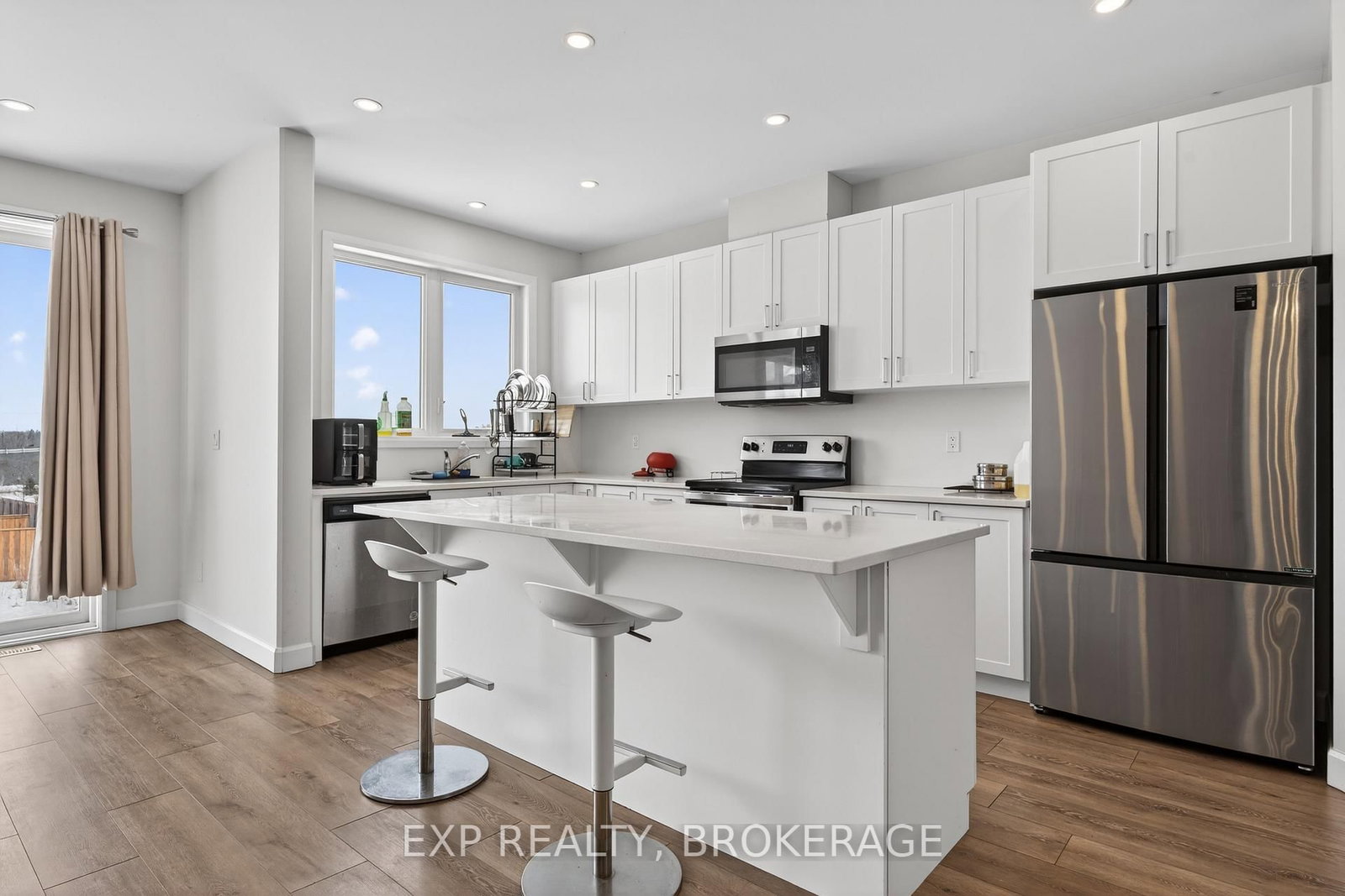 Detached House for sale at 9 ERIE Court, Loyalist, Ontario, K7N 0E3 - Amherstview - MLS: X12852816