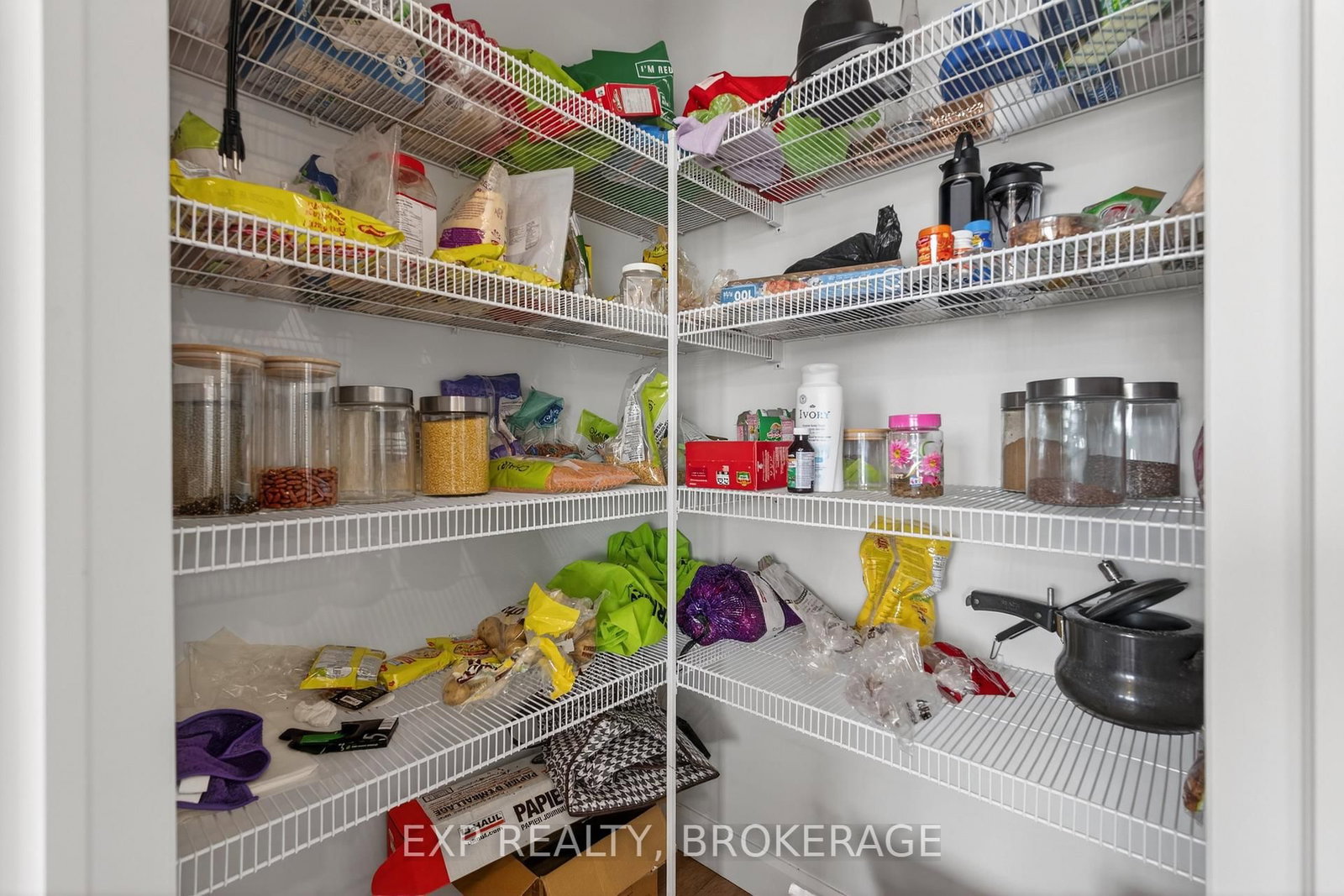 Detached House for sale at 9 ERIE Court, Loyalist, Ontario, K7N 0E3 - Amherstview - MLS: X12852816