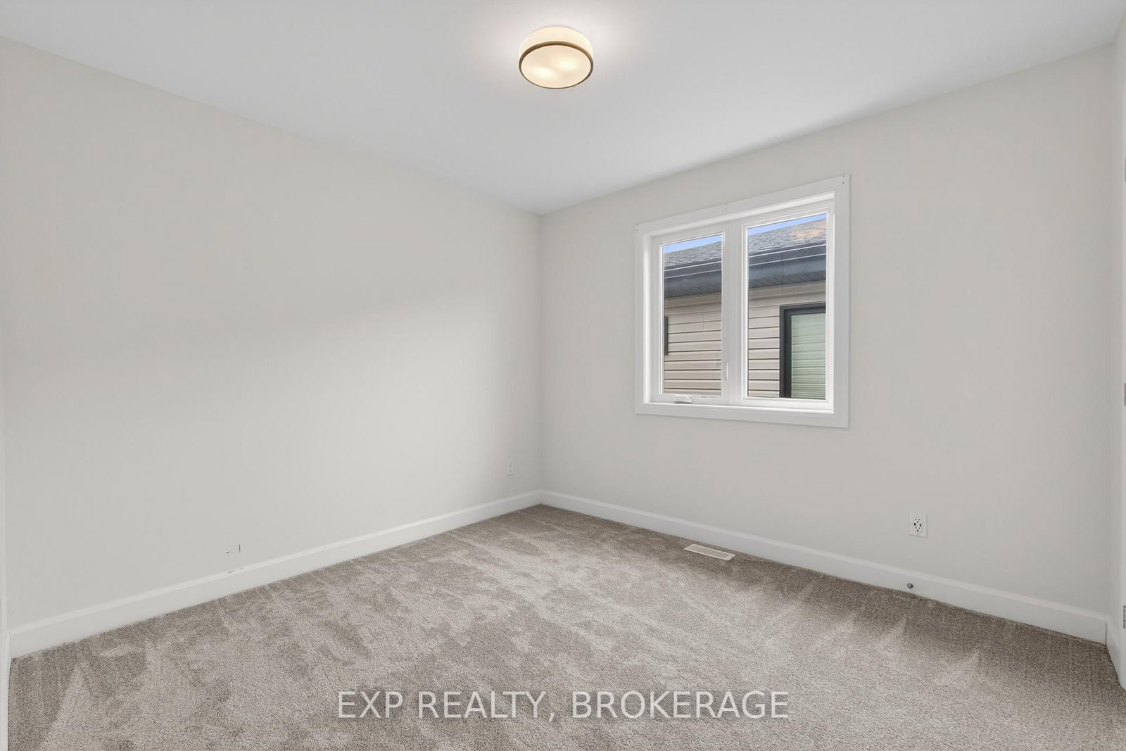 Detached House for sale at 9 ERIE Court, Loyalist, Ontario, K7N 0E3 - Amherstview - MLS: X12852816