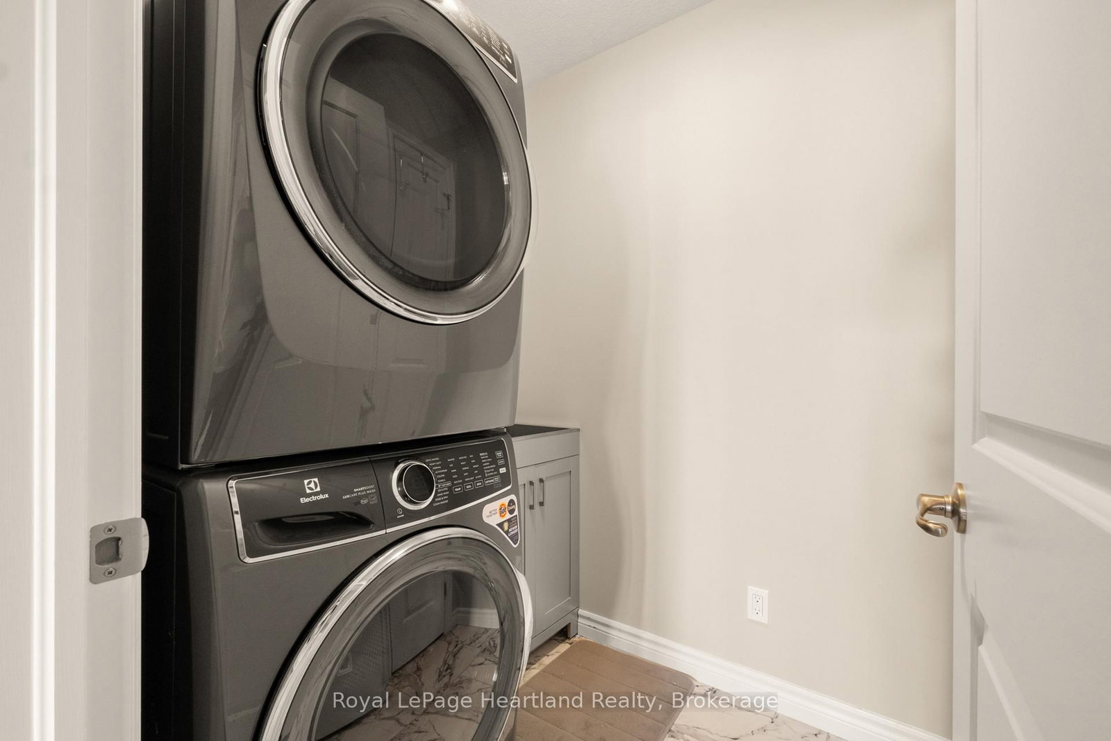 Detached House for sale at 140 LAKE BREEZE Drive, Ashfield-Colborne-Wawanosh, Ontario, N7A 0C6 - Colborne - MLS: X12852846