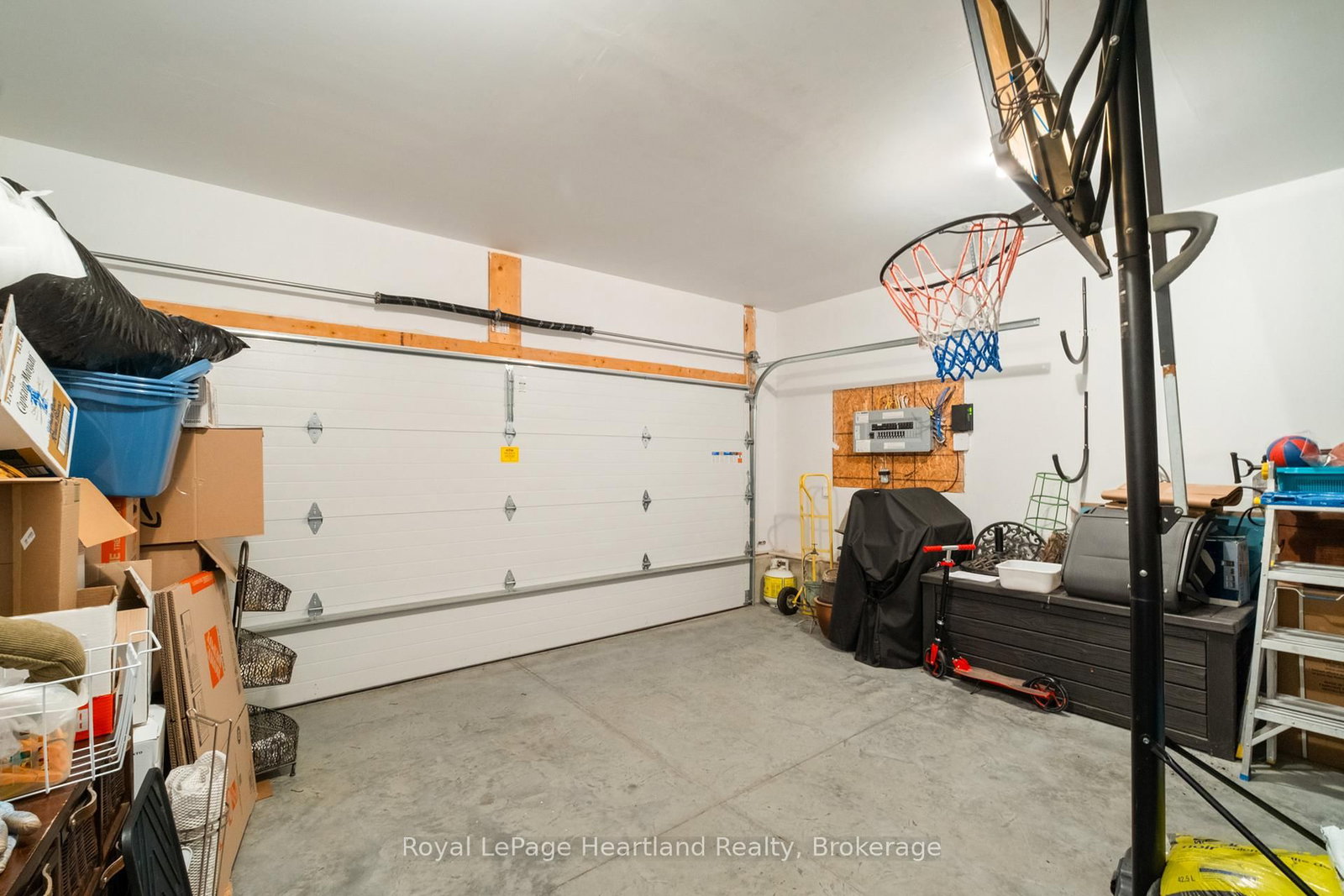 Detached House for sale at 140 LAKE BREEZE Drive, Ashfield-Colborne-Wawanosh, Ontario, N7A 0C6 - Colborne - MLS: X12852846