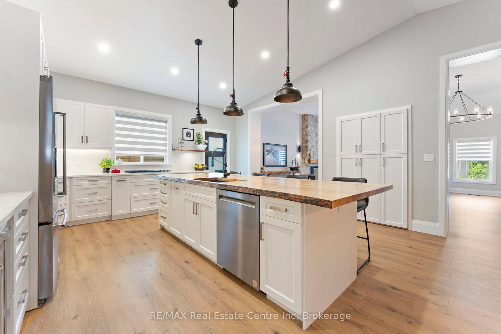 1283 Swan Street - Photo 14