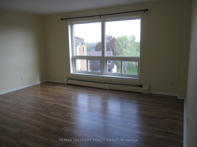 12 - 898 Elmsmere Road