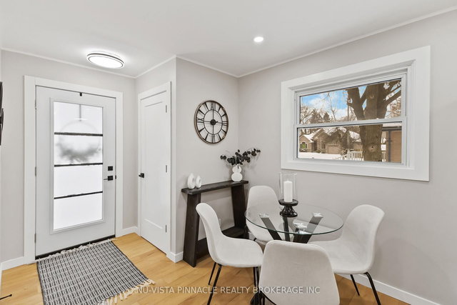 1840 Royal Crescent W