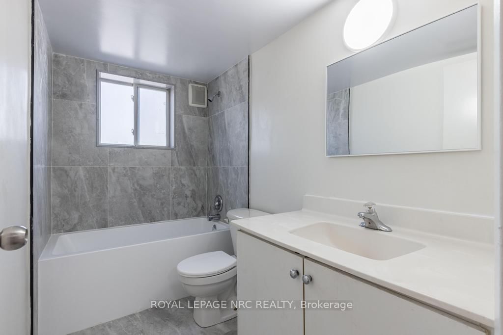 14 John Street, Unit Unit 202 - Photo 11