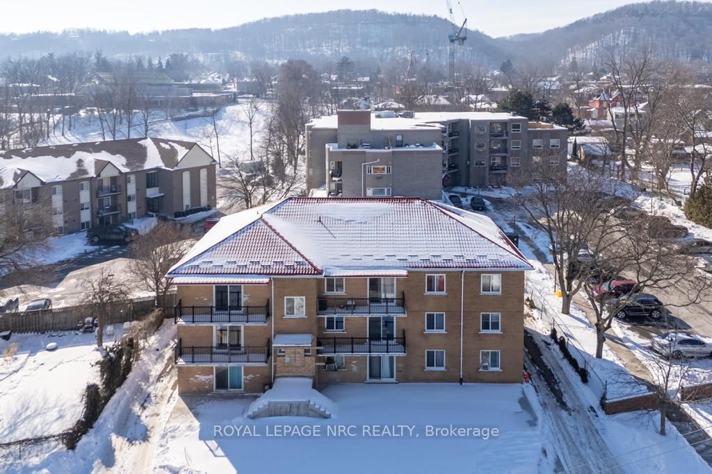 14 John Street, Unit Unit 202 - Photo 18