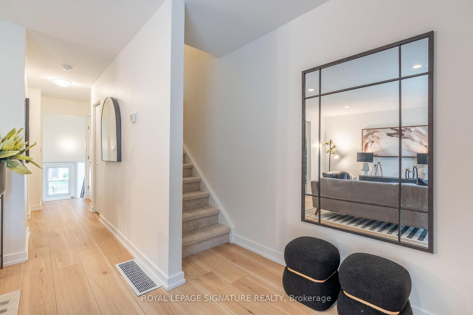 Townhouse for sale at 22 Woodman Drive, Hamilton, Ontario, L8H 2M5 - Kentley - MLS: X12853408