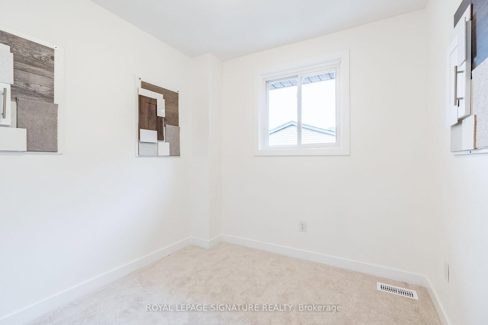 Townhouse for sale at 22 Woodman Drive, Hamilton, Ontario, L8H 2M5 - Kentley - MLS: X12853408