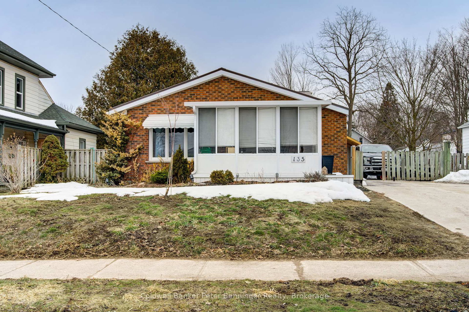 Detached House sold at 135 King Hiram Street, Ingersoll, Ontario, N5C 1L7 - North - MLS: X12853548