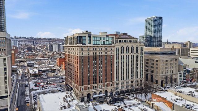 305 - 112 King Street E