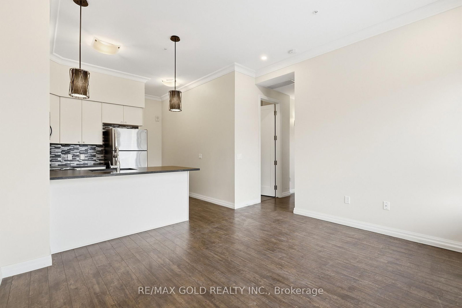 Condo for sale at 305-112 King Street, Hamilton, Ontario, L8N 1A8 - Beasley - MLS: X12853632