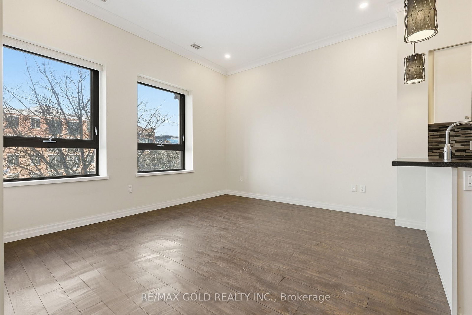 Condo for sale at 305-112 King Street, Hamilton, Ontario, L8N 1A8 - Beasley - MLS: X12853632