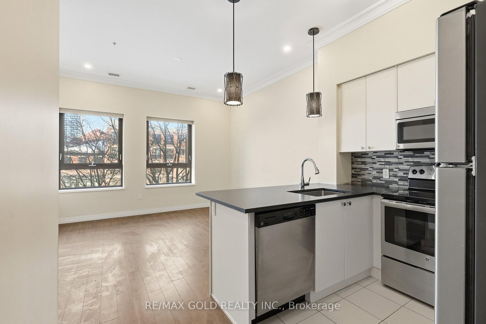 Condo for sale at 305-112 King Street, Hamilton, Ontario, L8N 1A8 - Beasley - MLS: X12853632