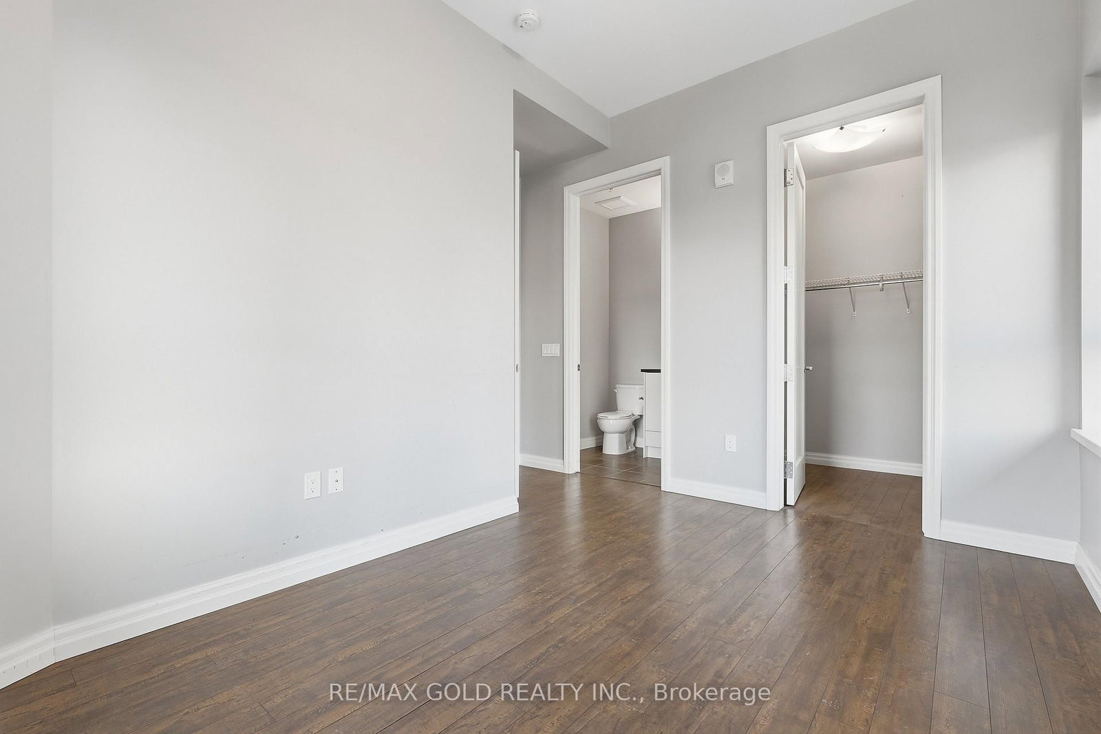 Condo for sale at 305-112 King Street, Hamilton, Ontario, L8N 1A8 - Beasley - MLS: X12853632