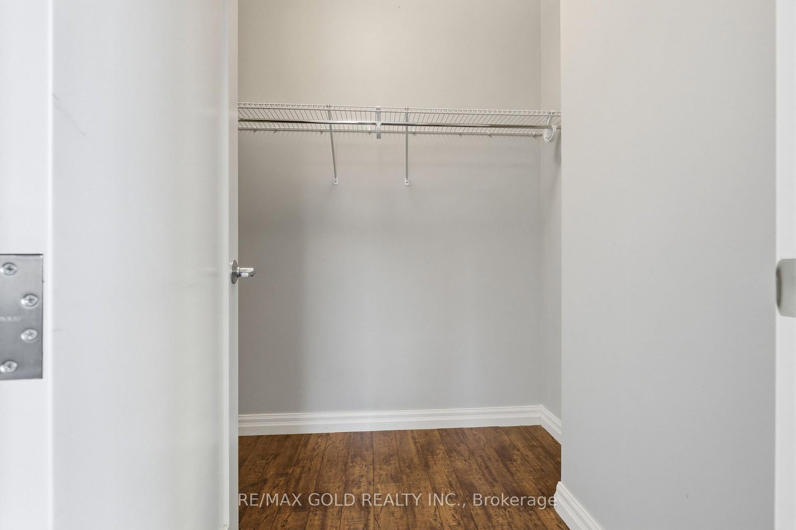 Condo for sale at 305-112 King Street, Hamilton, Ontario, L8N 1A8 - Beasley - MLS: X12853632