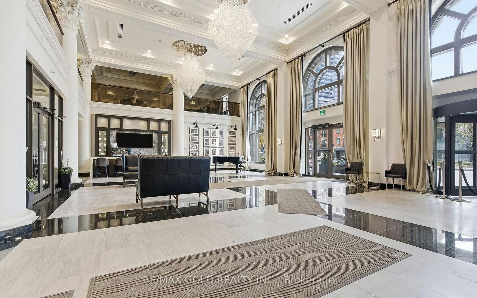 Condo for sale at 305-112 King Street, Hamilton, Ontario, L8N 1A8 - Beasley - MLS: X12853632