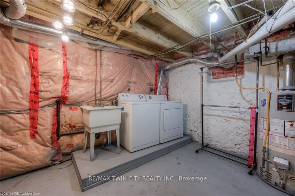 332 Queen Street W - Photo 10