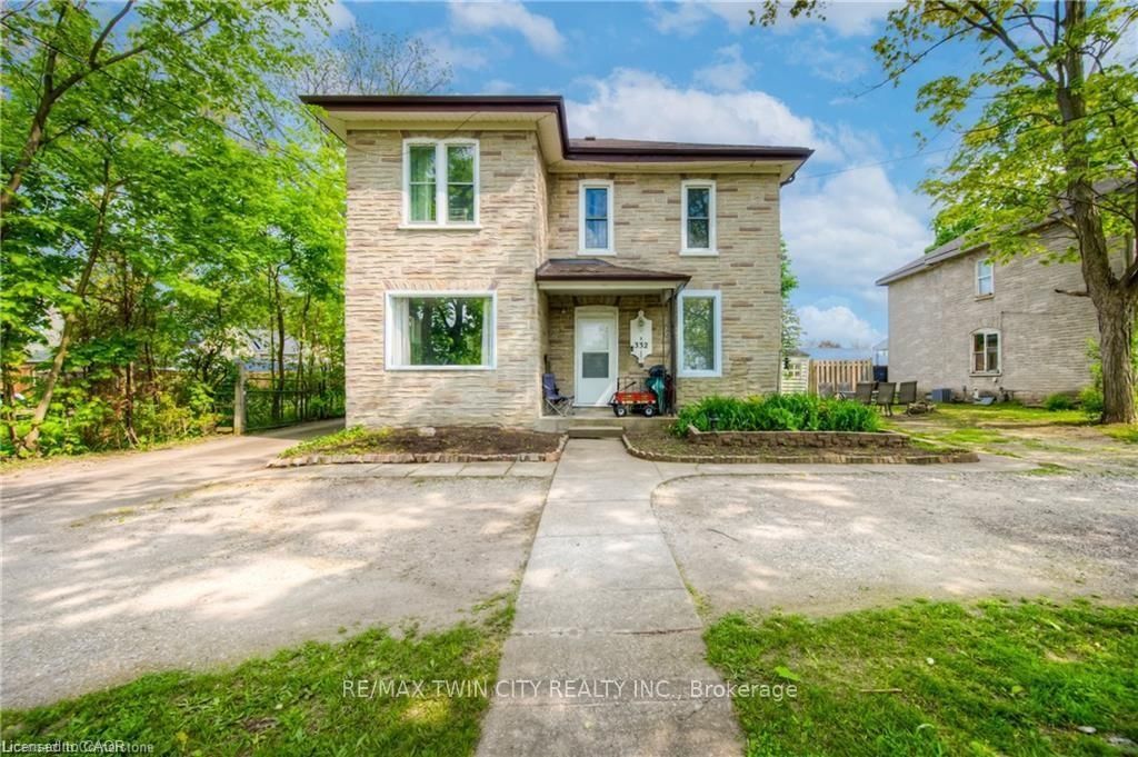 332 Queen Street W - Photo 2