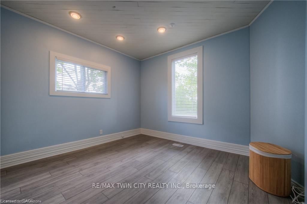 332 Queen Street W - Photo 7