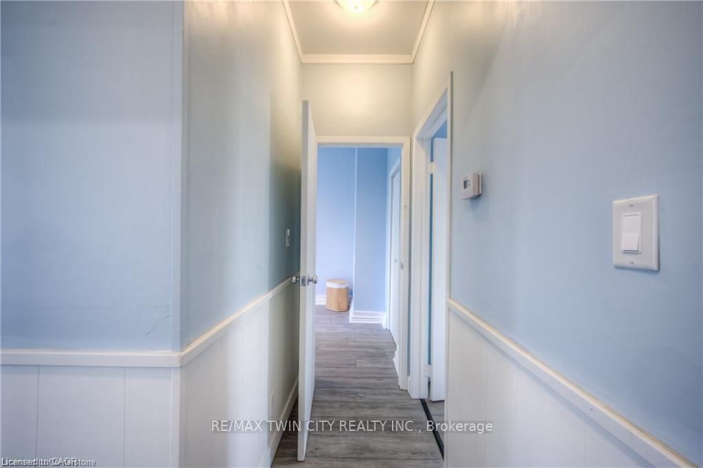 332 Queen Street W - Photo 8